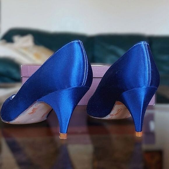 Vtg 80s Stuart Weitzman for Mr. Seymour blue sateen pumps - Picture 7 of 16